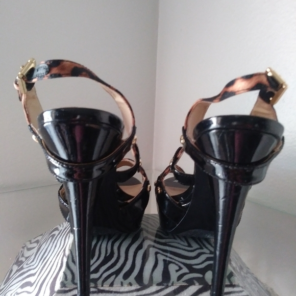 GUESS Animal print platform heel - Picture 3 of 4